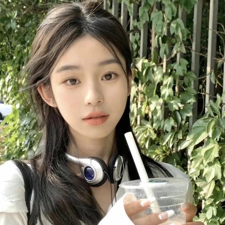 女神找上门，系统逼我当超人